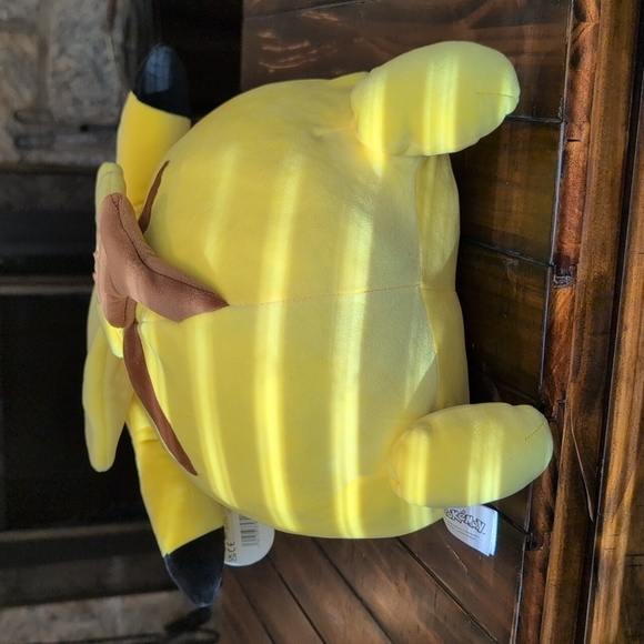 18" plush sleeping Pikachu - Picture 5 of 8